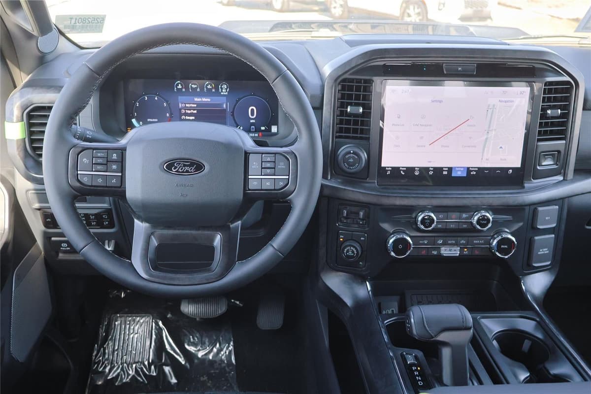 2025 Ford F-150 - Image 29