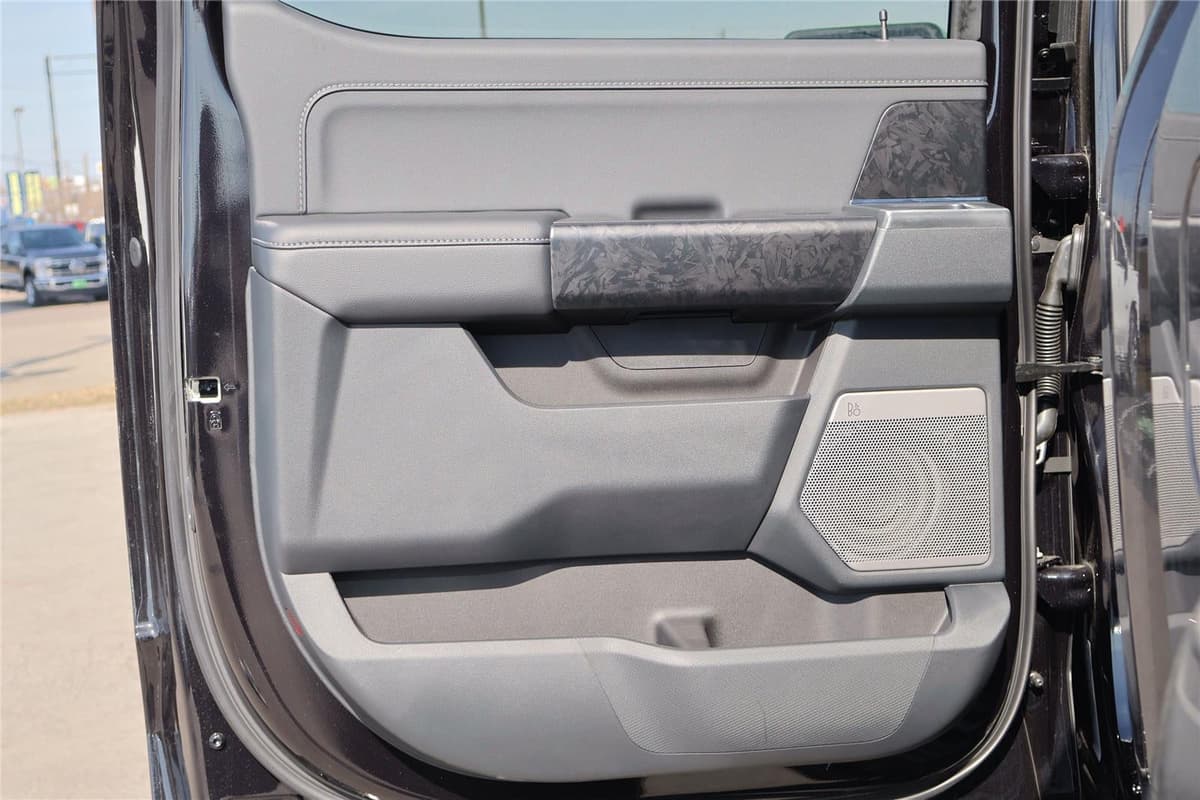 2025 Ford F-150 - Image 30