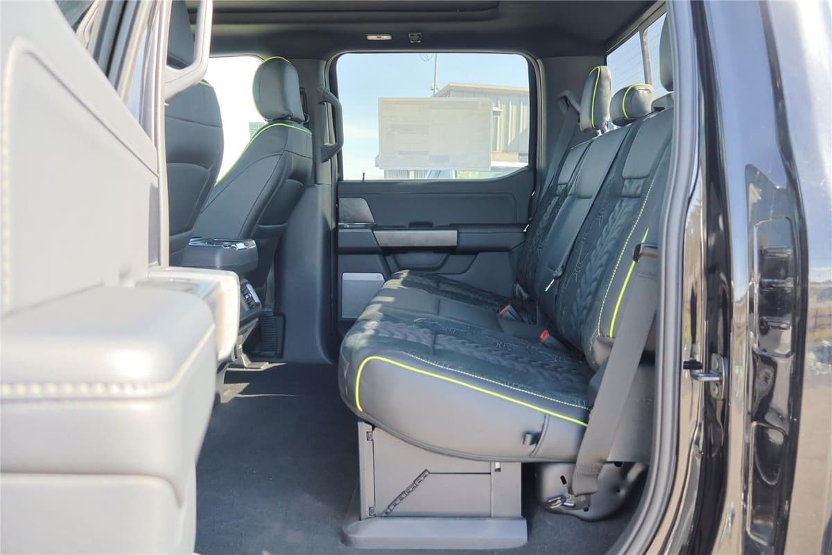 2025 Ford F-150 - Image 31