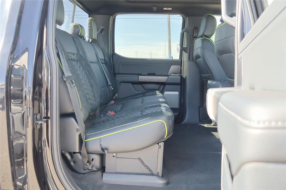 2025 Ford F-150 - Image 35