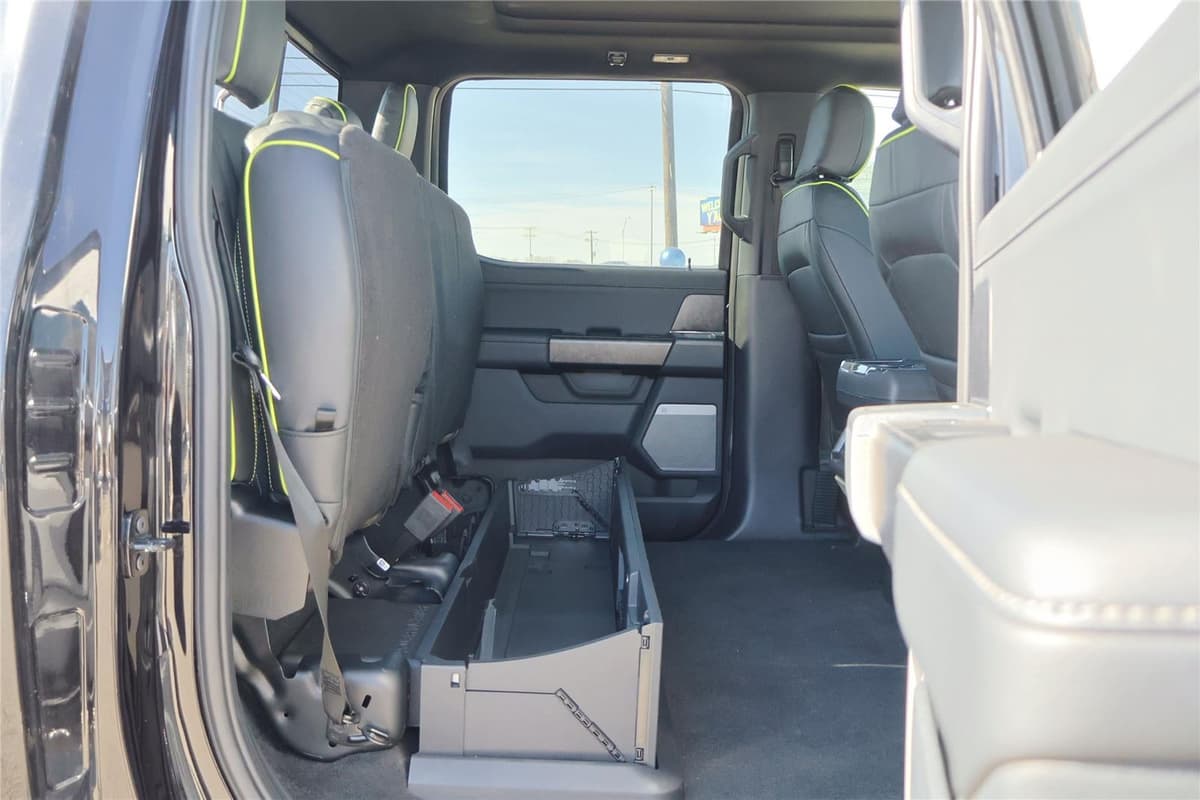 2025 Ford F-150 - Image 36