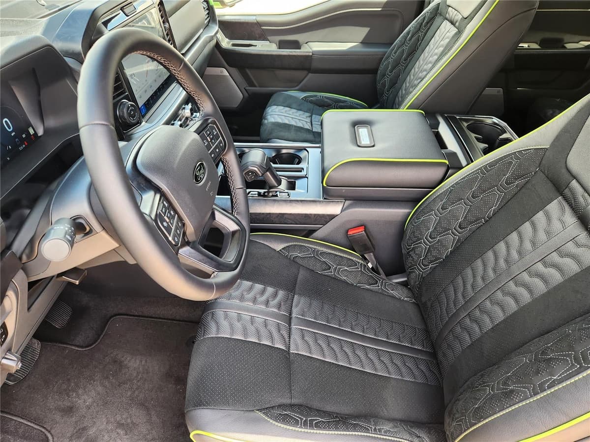 2025 Ford F-150 - Image 9