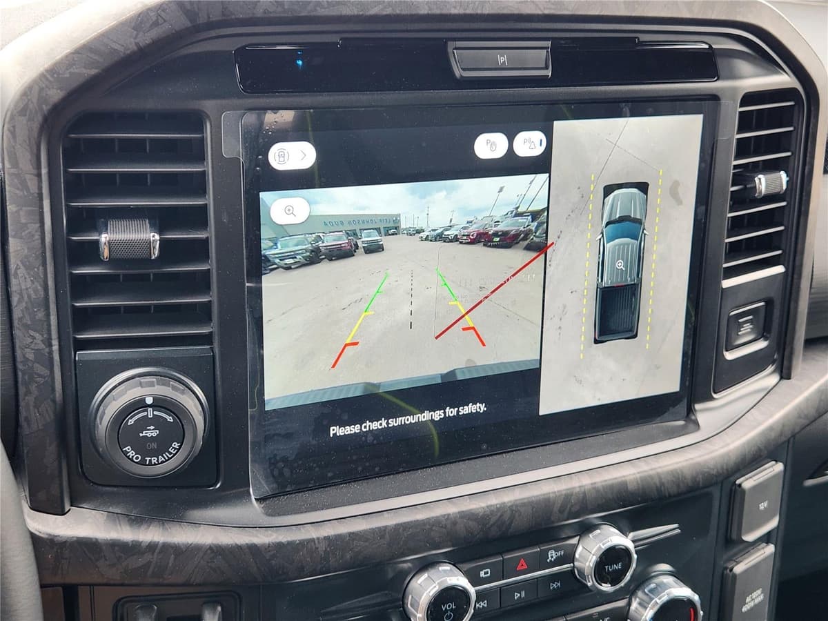 2025 Ford F-150 - Image 14