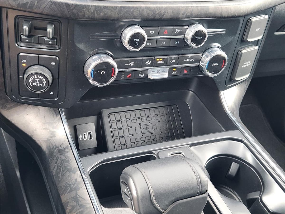 2025 Ford F-150 - Image 15