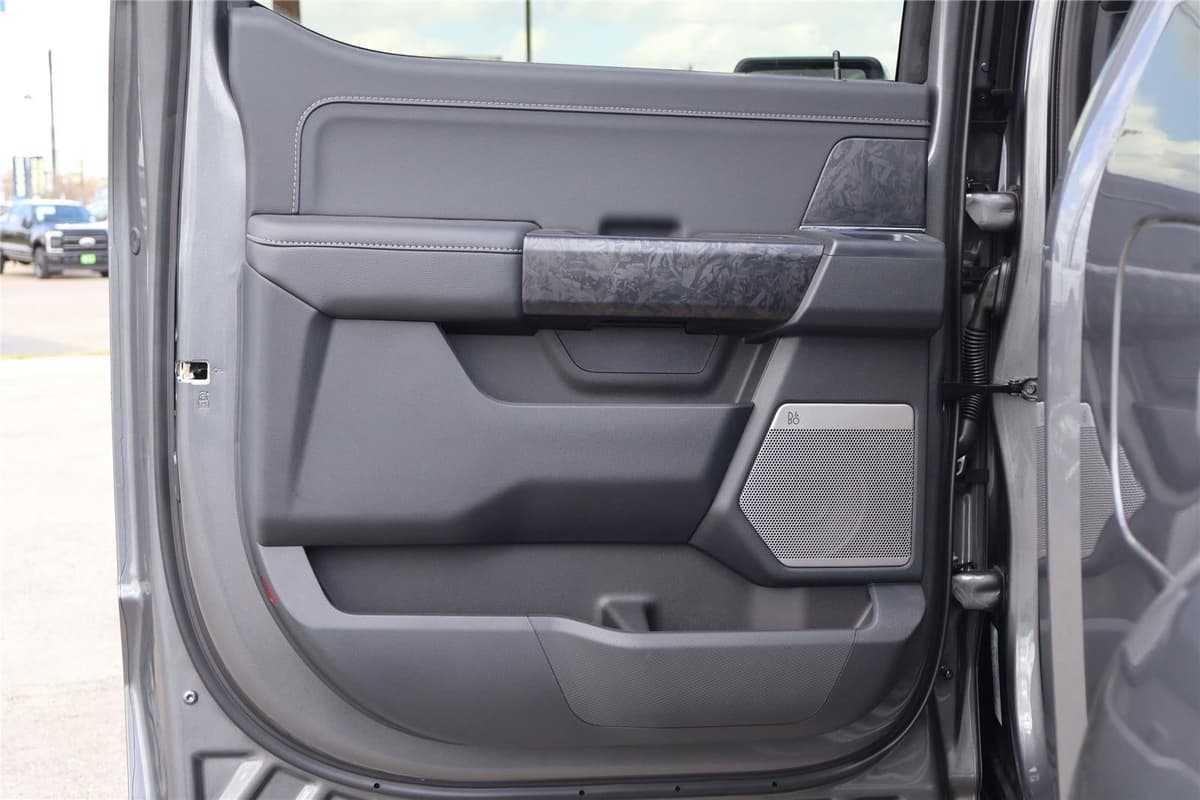 2025 Ford F-150 - Image 30