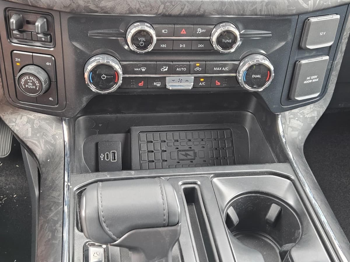 2025 Ford F-150 - Image 11