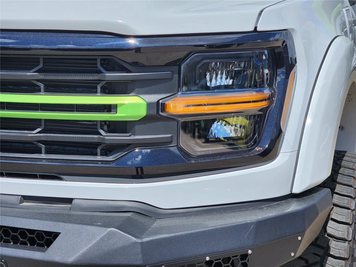 2025 Ford F-150 - Image 13