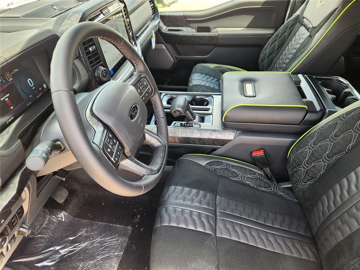 2025 Ford F-150 - Image 17