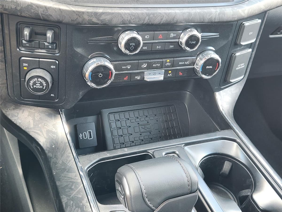 2025 Ford F-150 - Image 22