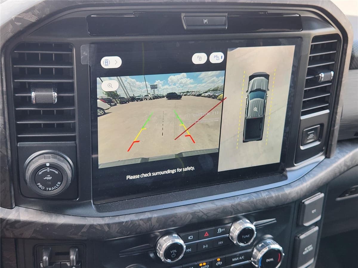 2025 Ford F-150 - Image 13