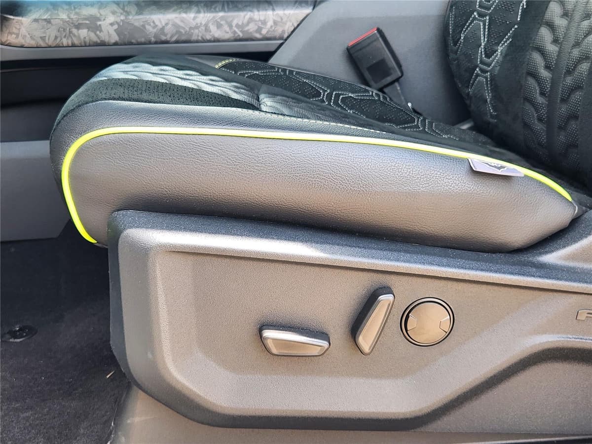 2025 Ford F-150 - Image 18