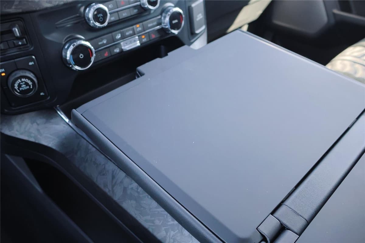 2025 Ford F-150 - Image 26