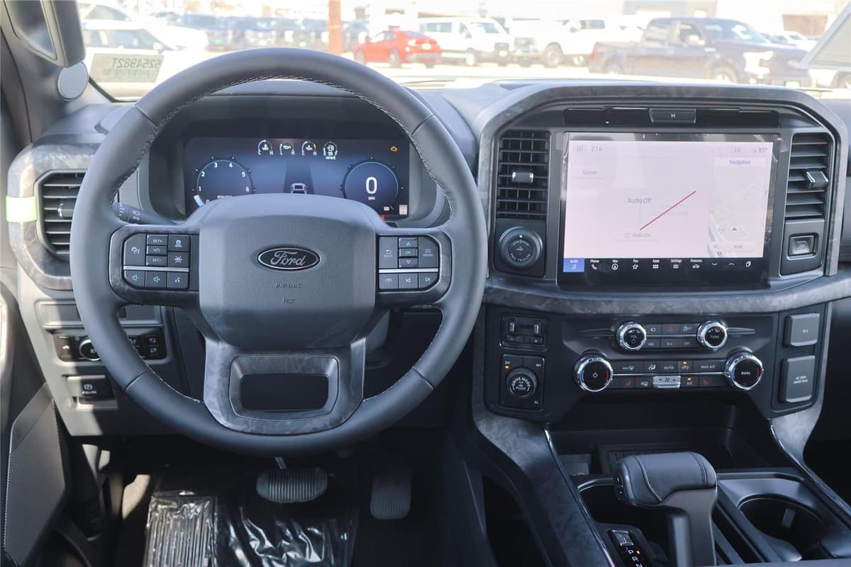 2025 Ford F-150 - Image 29