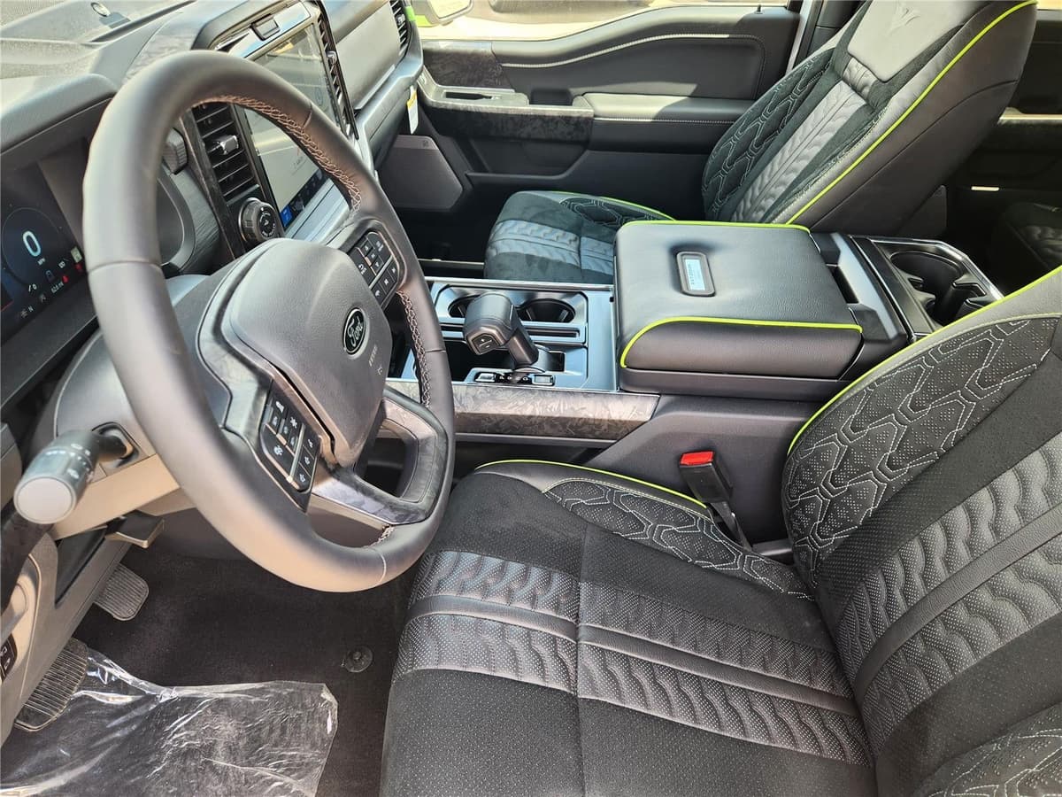 2025 Ford F-150 - Image 9