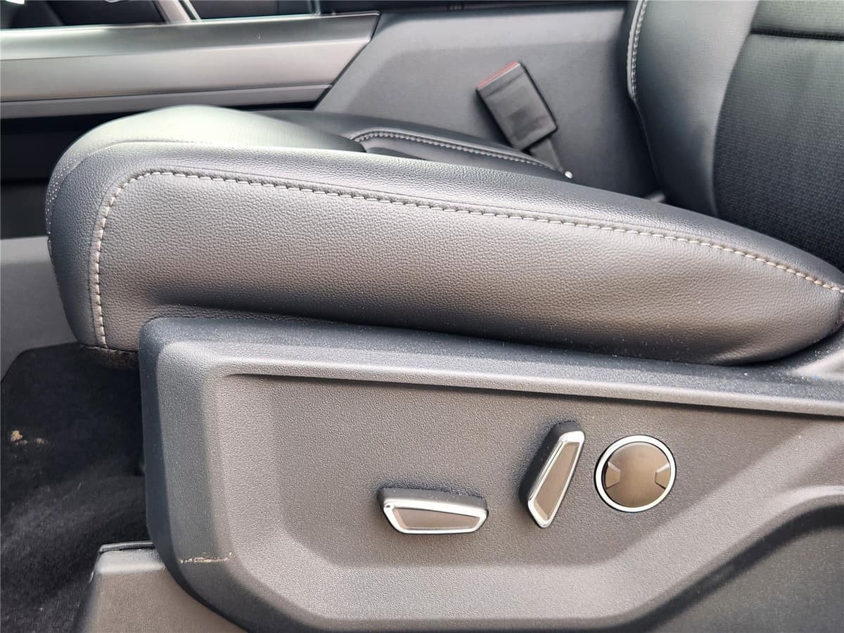 2026 Ford F-150 - Image 18