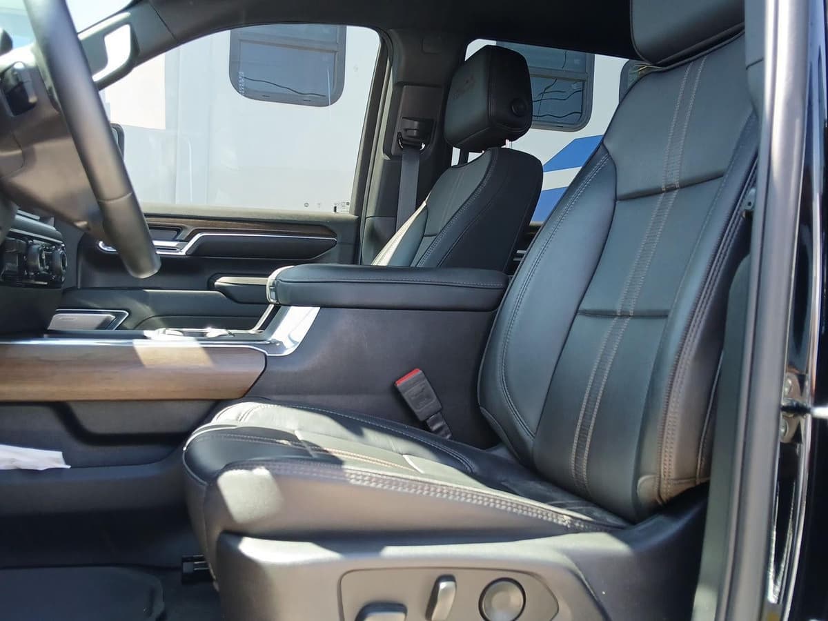 2024 Chevrolet Silverado 2500HD - Image 10