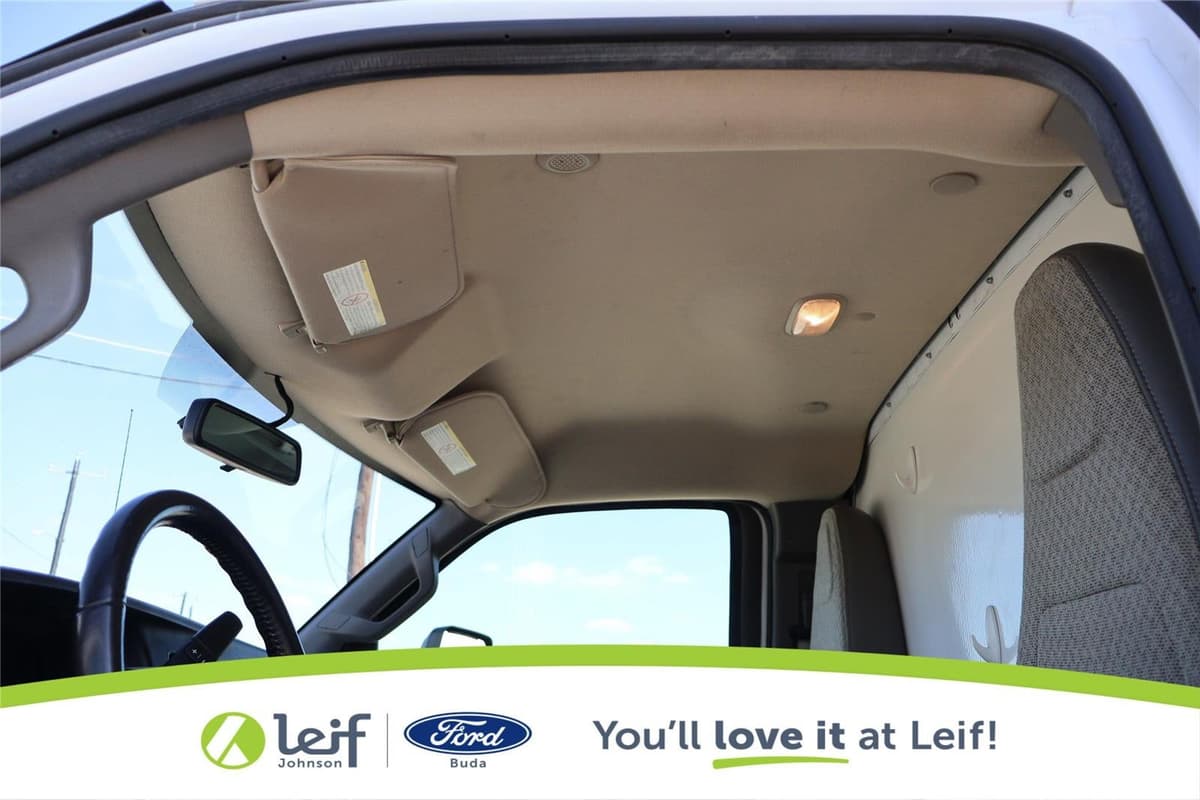 2022 Chevrolet Express Commercial Cutaway - Image 15