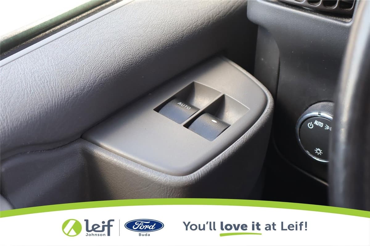 2022 Chevrolet Express Commercial Cutaway - Image 16