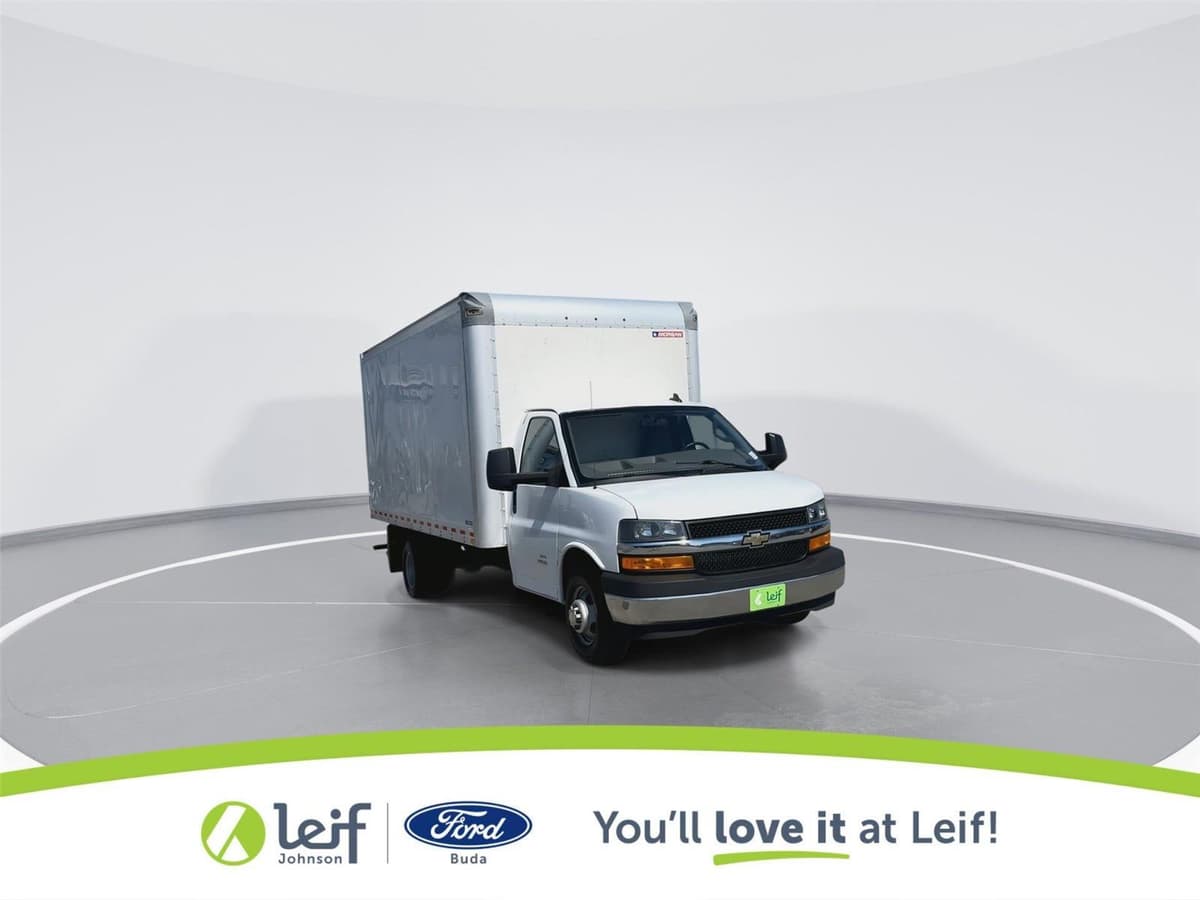 2022 Chevrolet Express Commercial Cutaway - Image 2