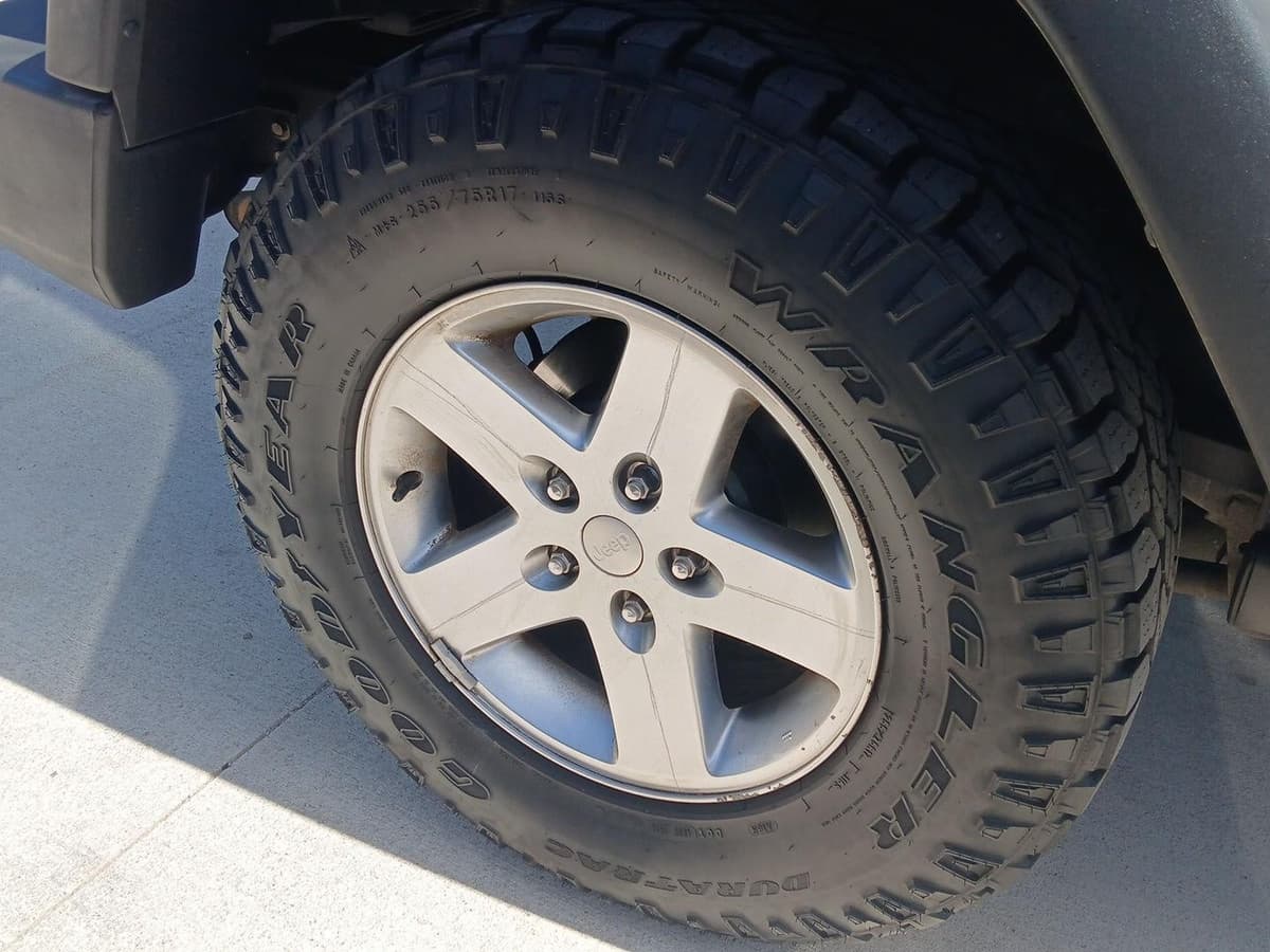 2010 Jeep Wrangler - Image 5