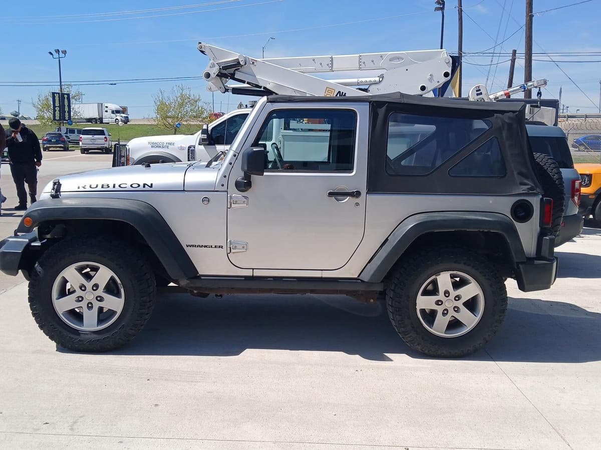2010 Jeep Wrangler - Image 9