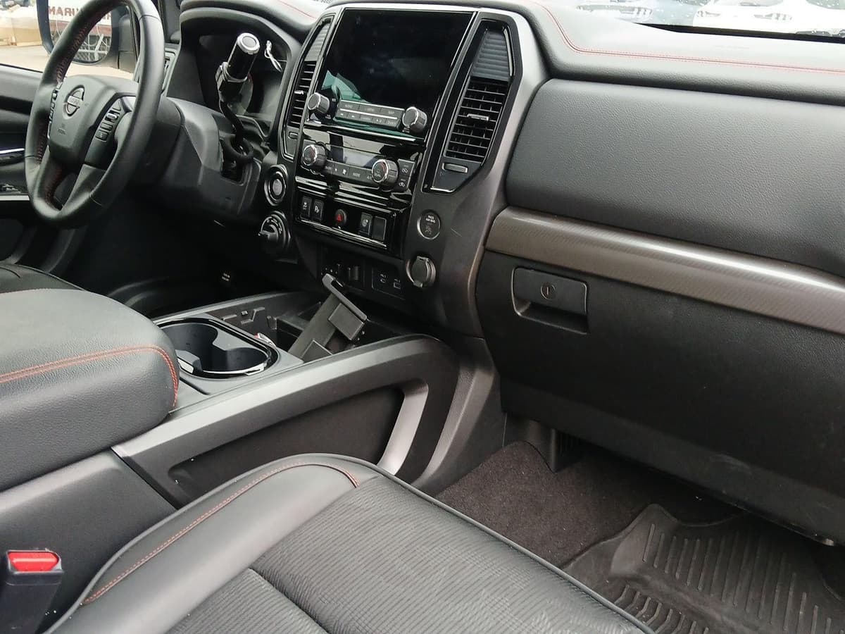 2024 Nissan Titan - Image 11