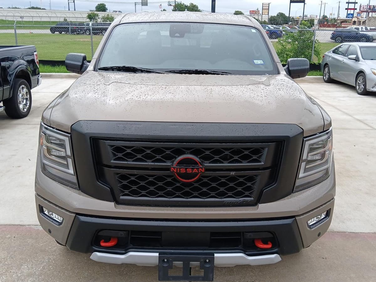 2024 Nissan Titan - Image 4