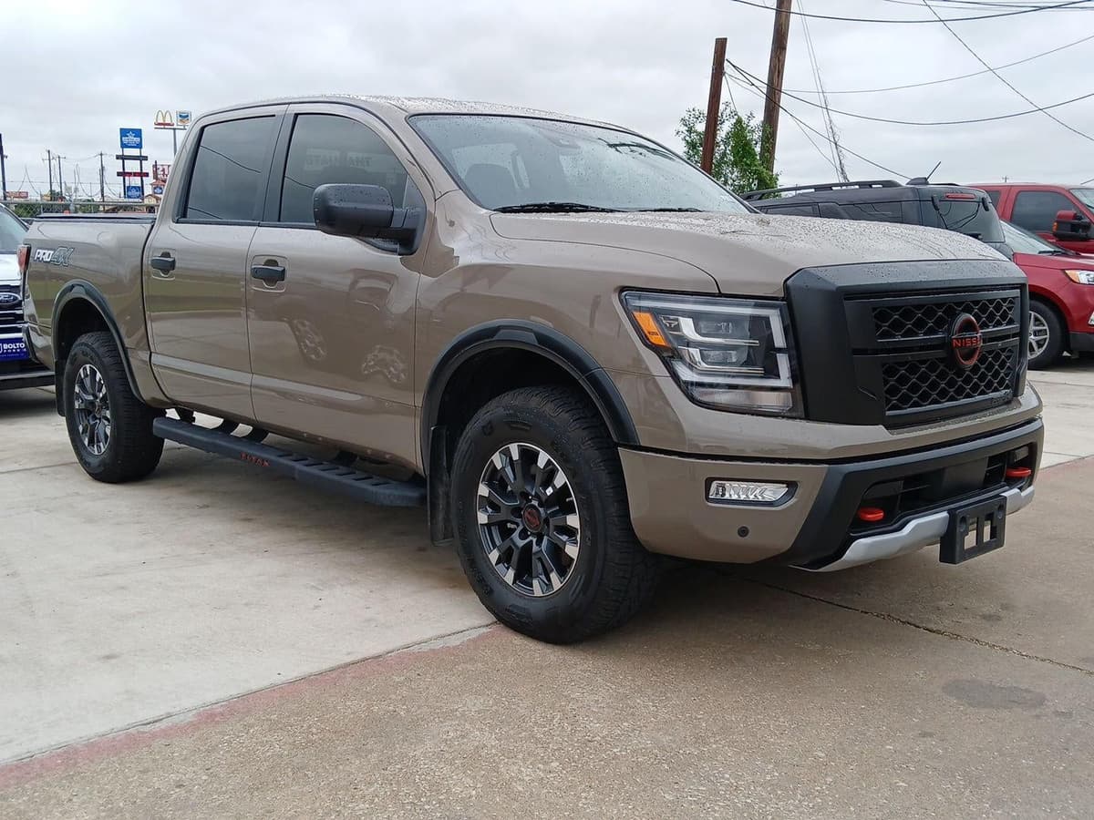 2024 Nissan Titan - Image 5
