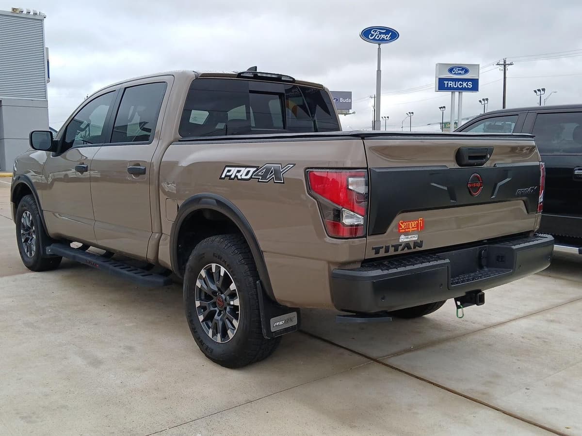 2024 Nissan Titan - Image 9