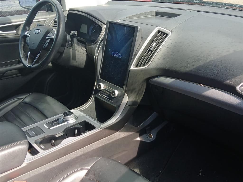 2022 Ford Edge - Image 9