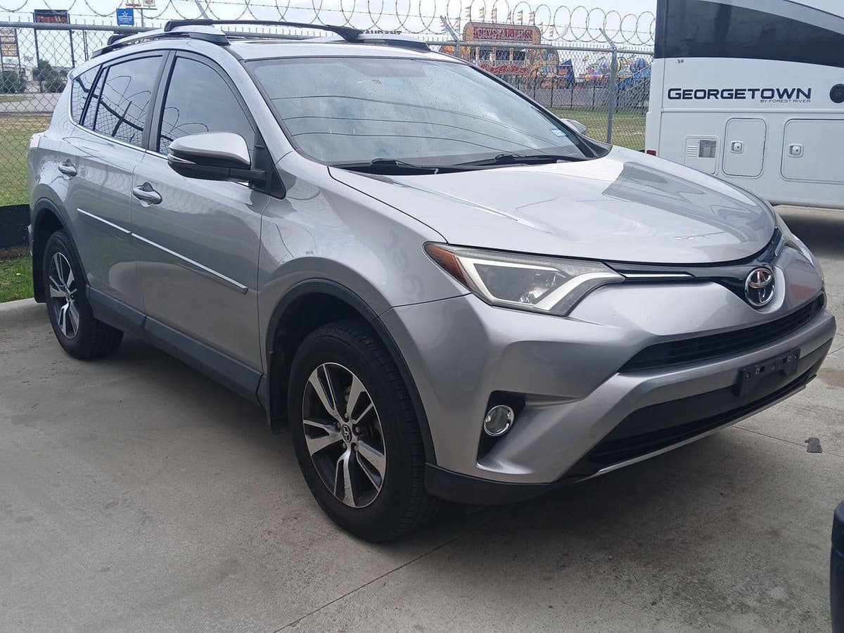 2016 Toyota RAV4 - Image 2
