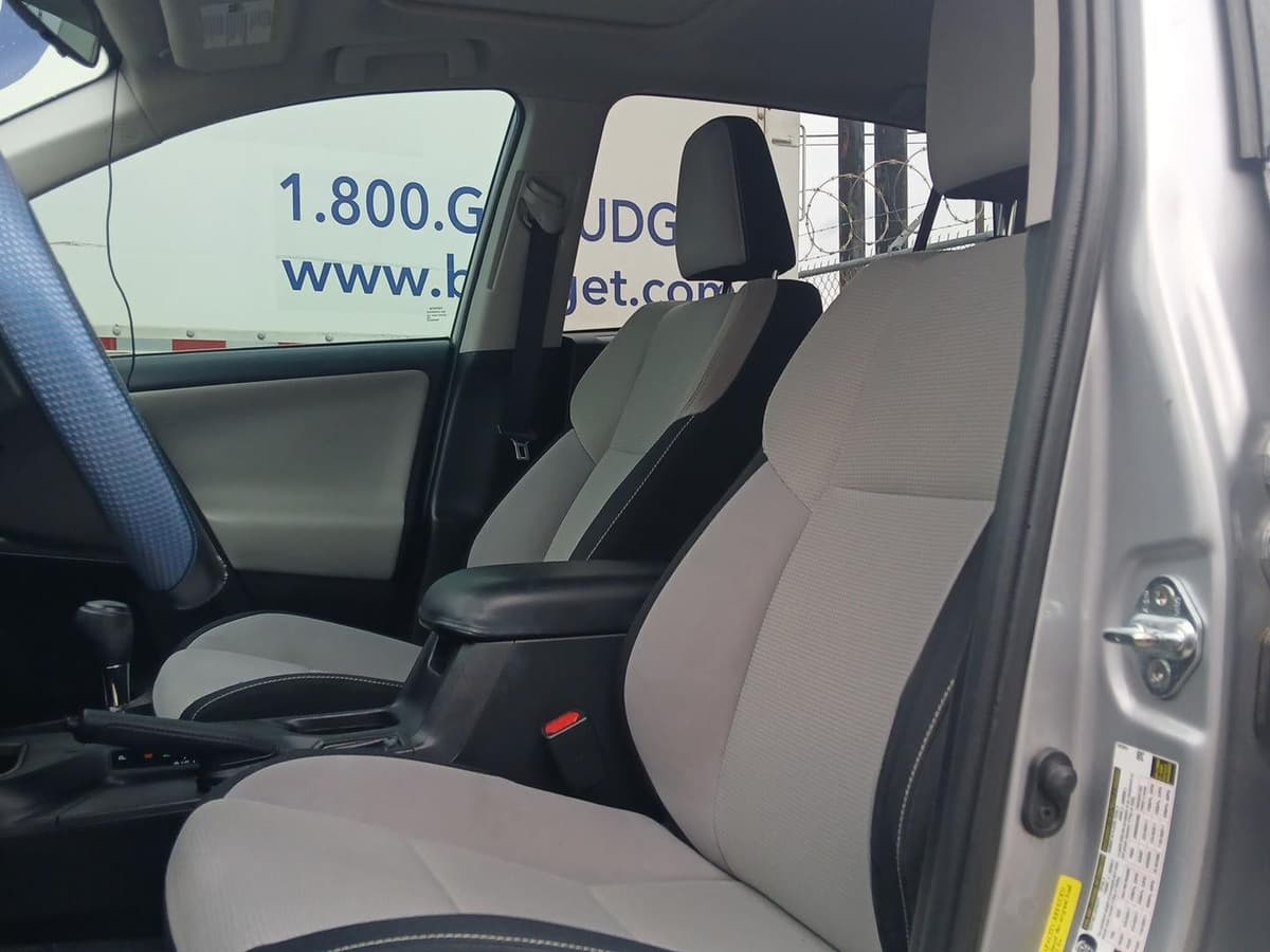 2016 Toyota RAV4 - Image 6