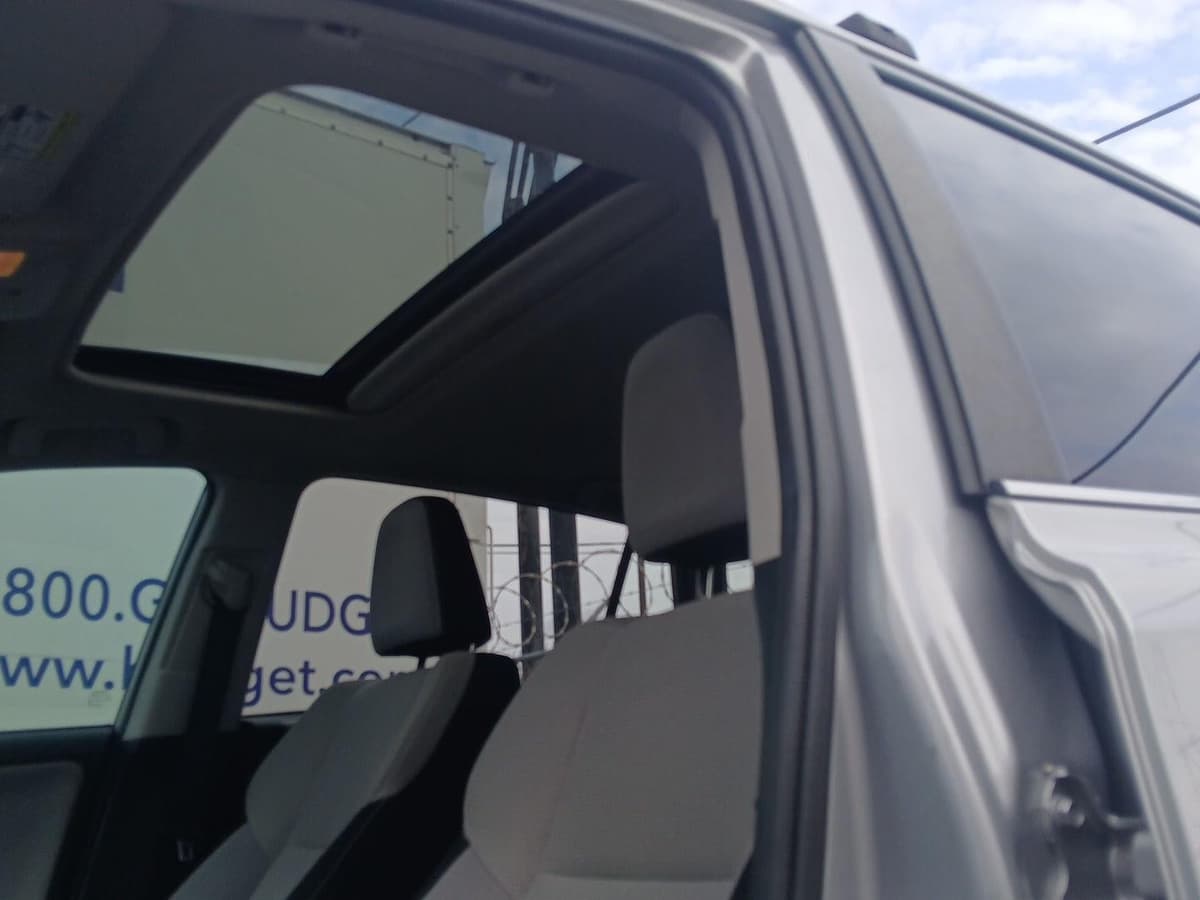 2016 Toyota RAV4 - Image 7