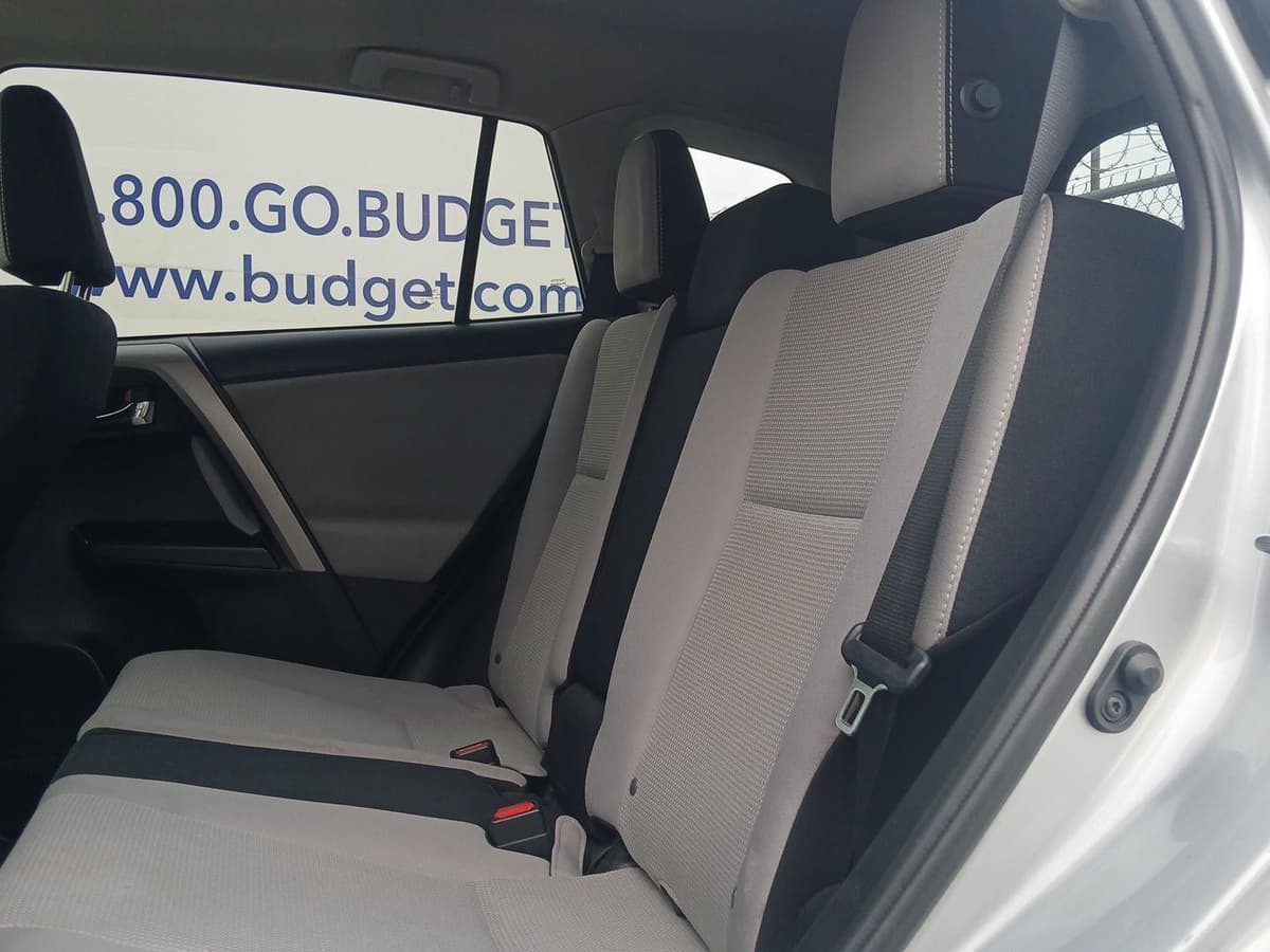 2016 Toyota RAV4 - Image 8