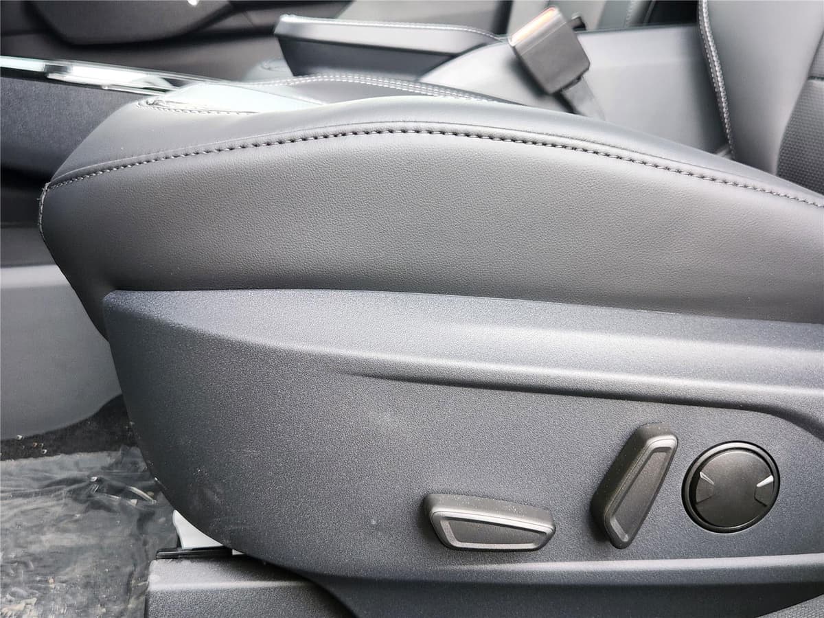 2025 Ford Mustang Mach-E - Image 18