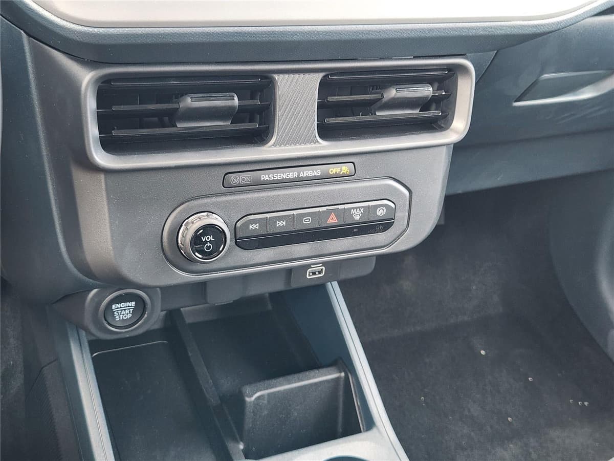 2025 Ford Maverick - Image 14