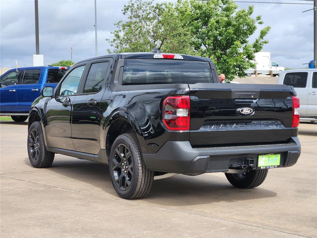 2025 Ford Maverick - Image 3