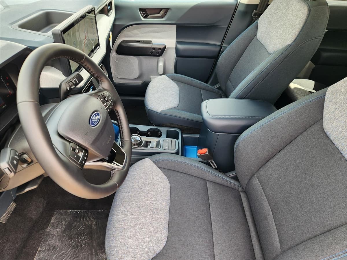 2026 Ford Maverick - Image 9