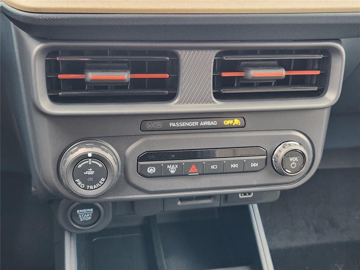 2026 Ford Maverick - Image 14