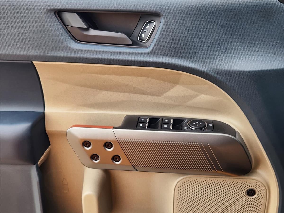 2026 Ford Maverick - Image 17