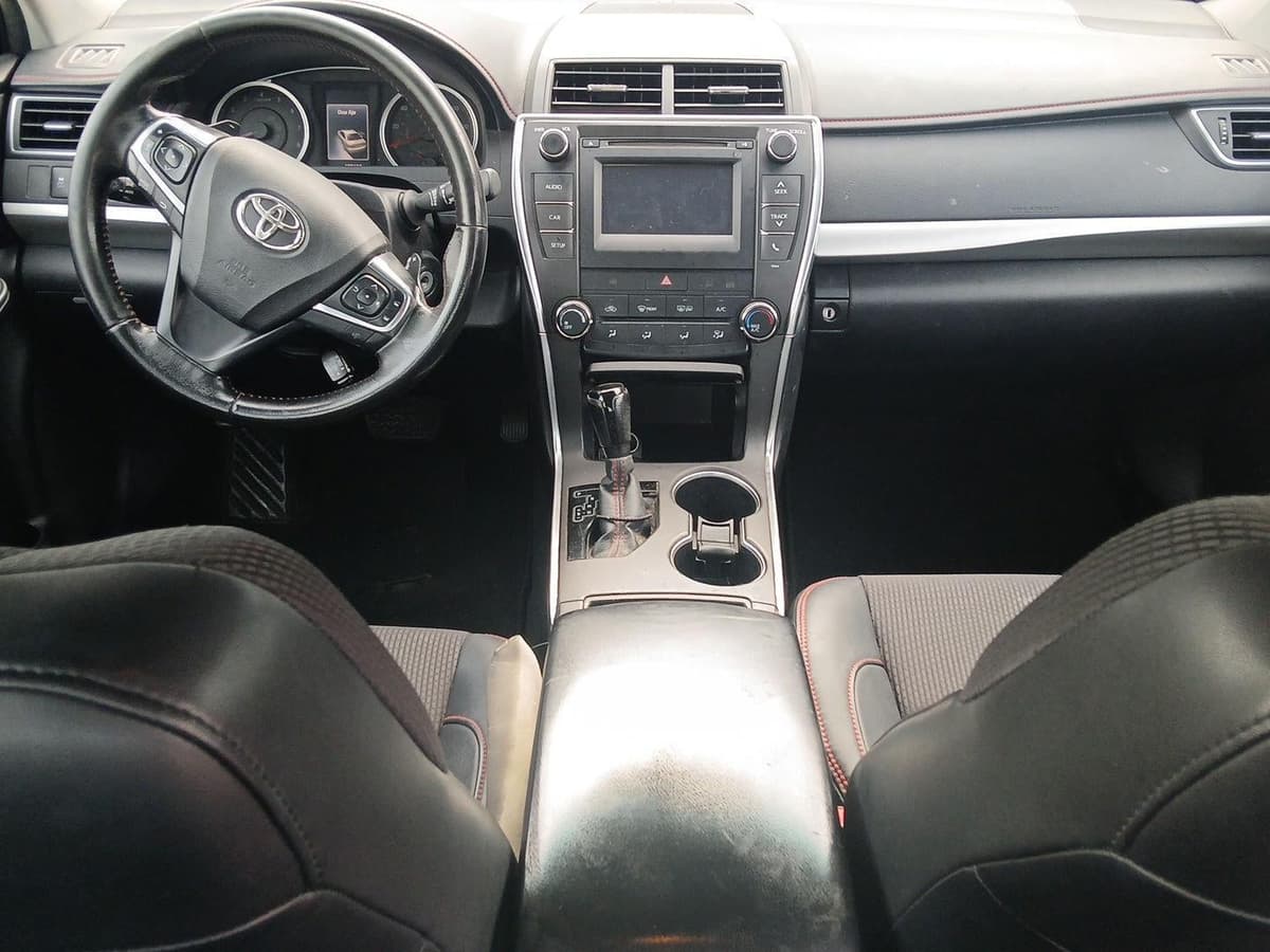 2016 Toyota Camry - Image 10