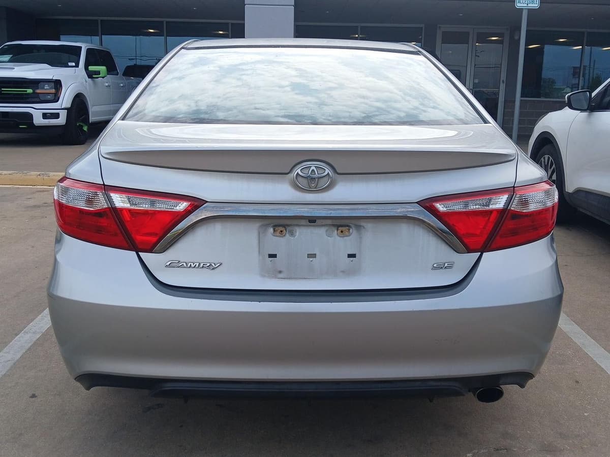 2016 Toyota Camry - Image 5