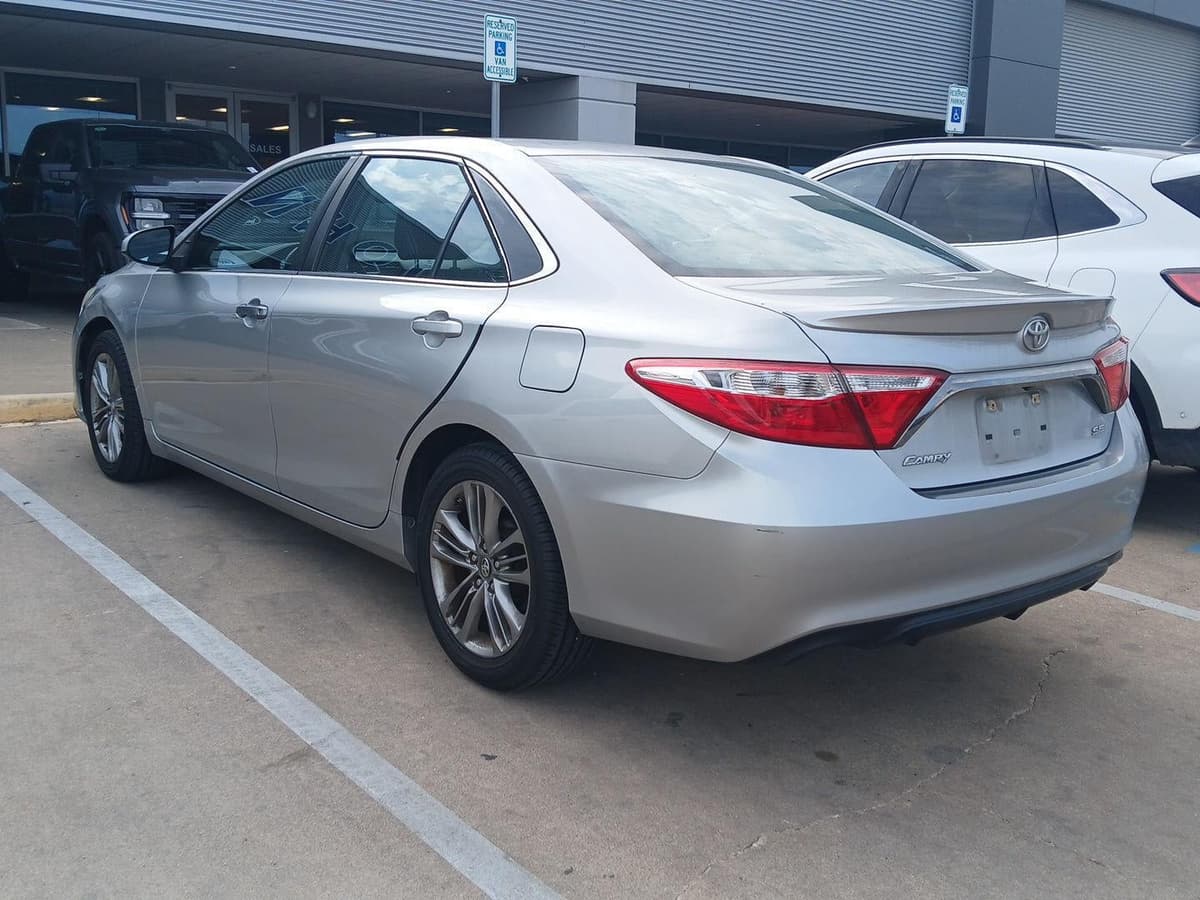 2016 Toyota Camry - Image 6