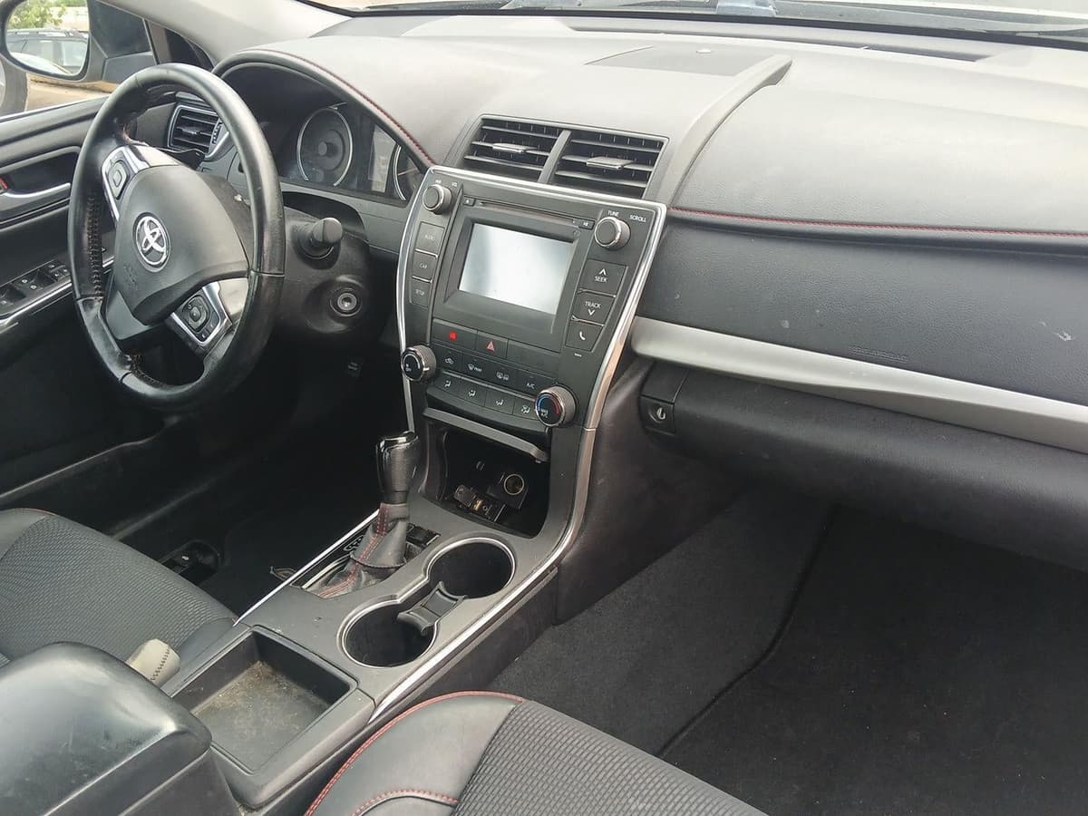 2016 Toyota Camry - Image 8