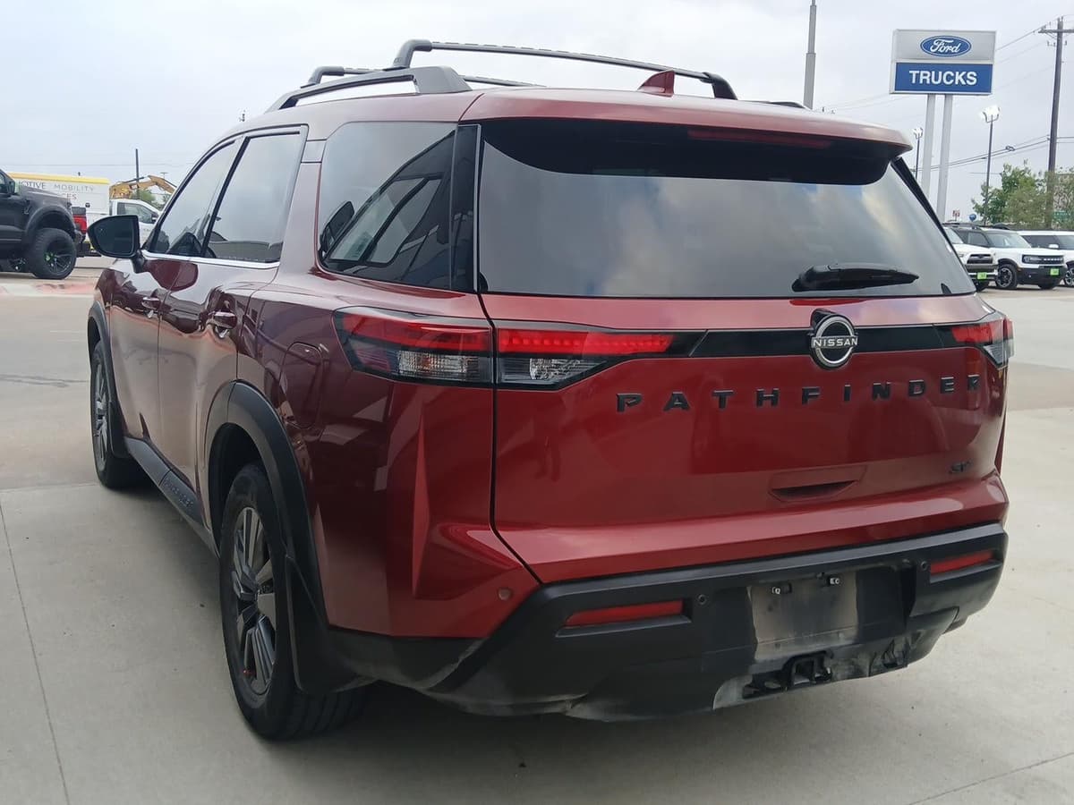 2022 Nissan Pathfinder - Image 7