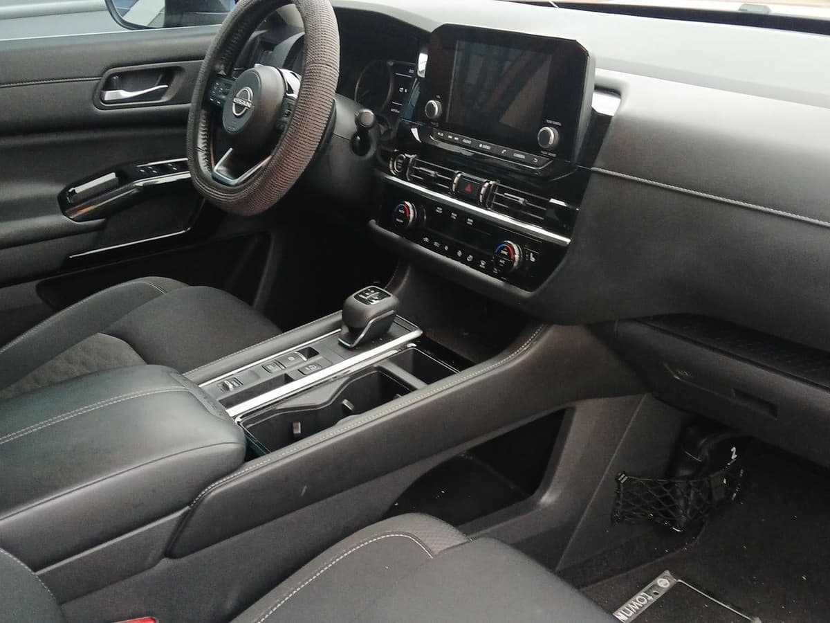 2022 Nissan Pathfinder - Image 9