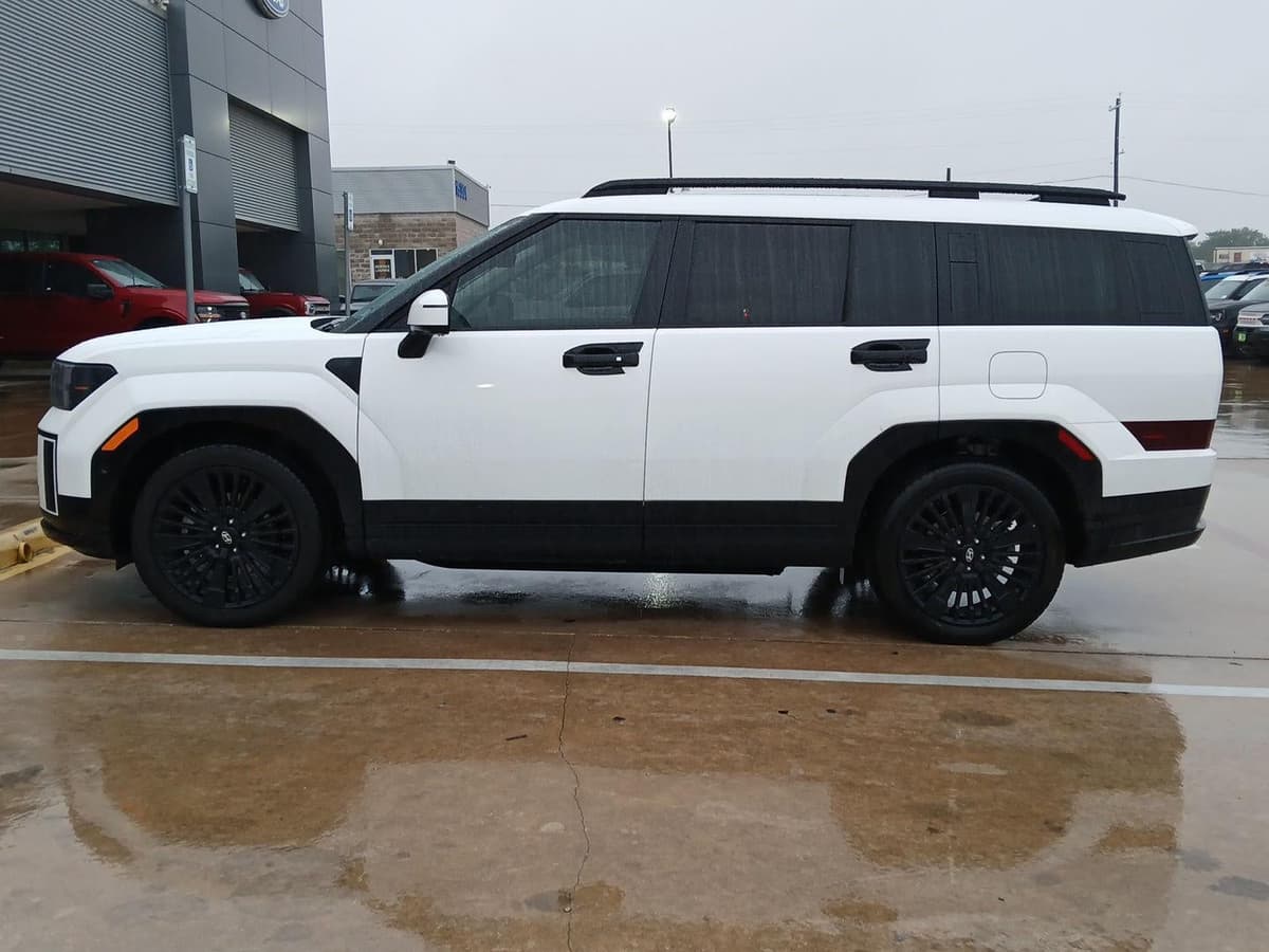 2025 Hyundai SANTA FE - Image 10