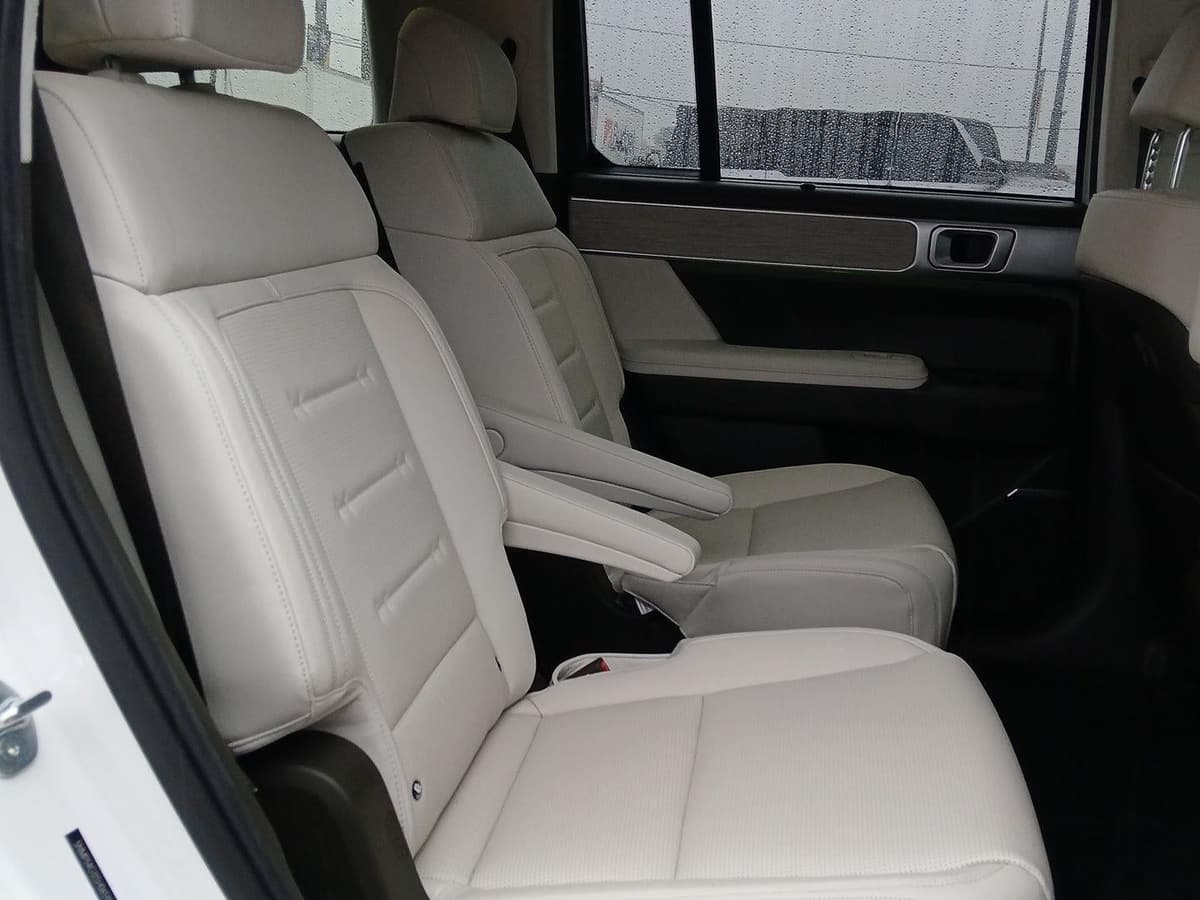 2025 Hyundai SANTA FE - Image 13