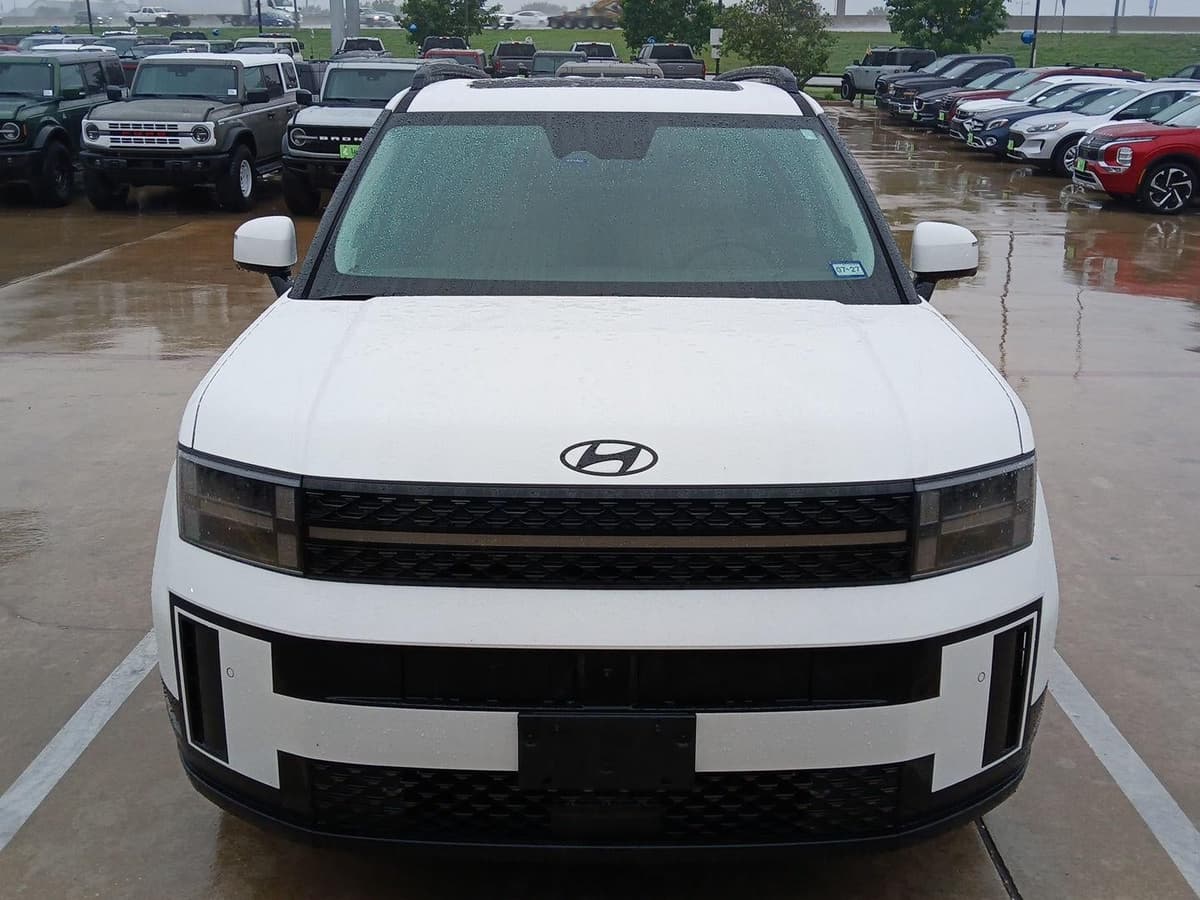 2025 Hyundai SANTA FE - Image 4