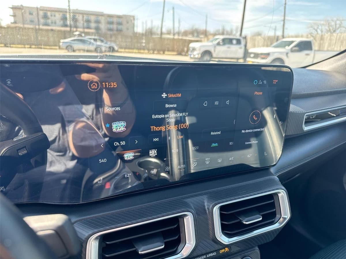 2024 Ford Mustang - Image 12